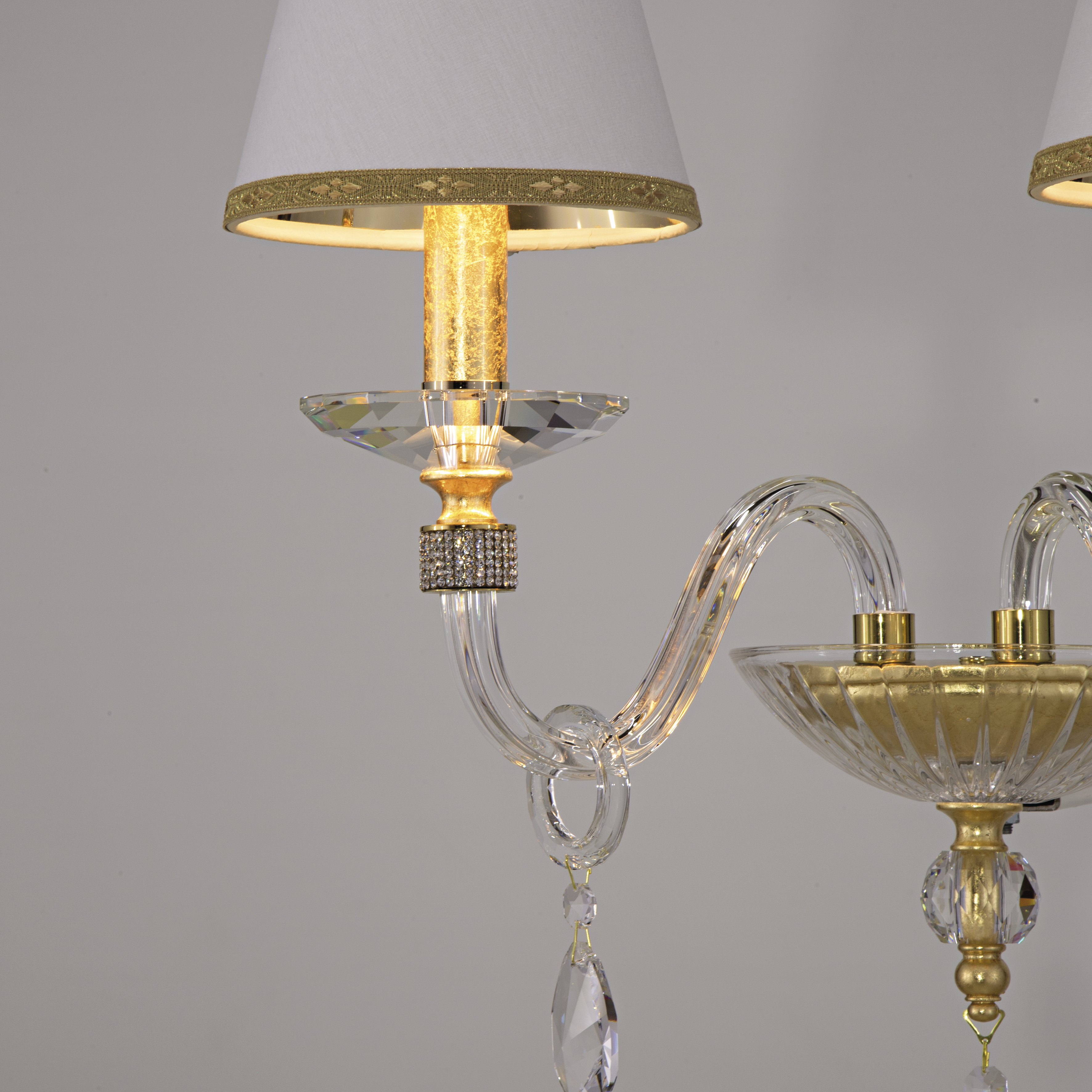 102 AP 2 gold leaf crystal pvc white gold shade macro2