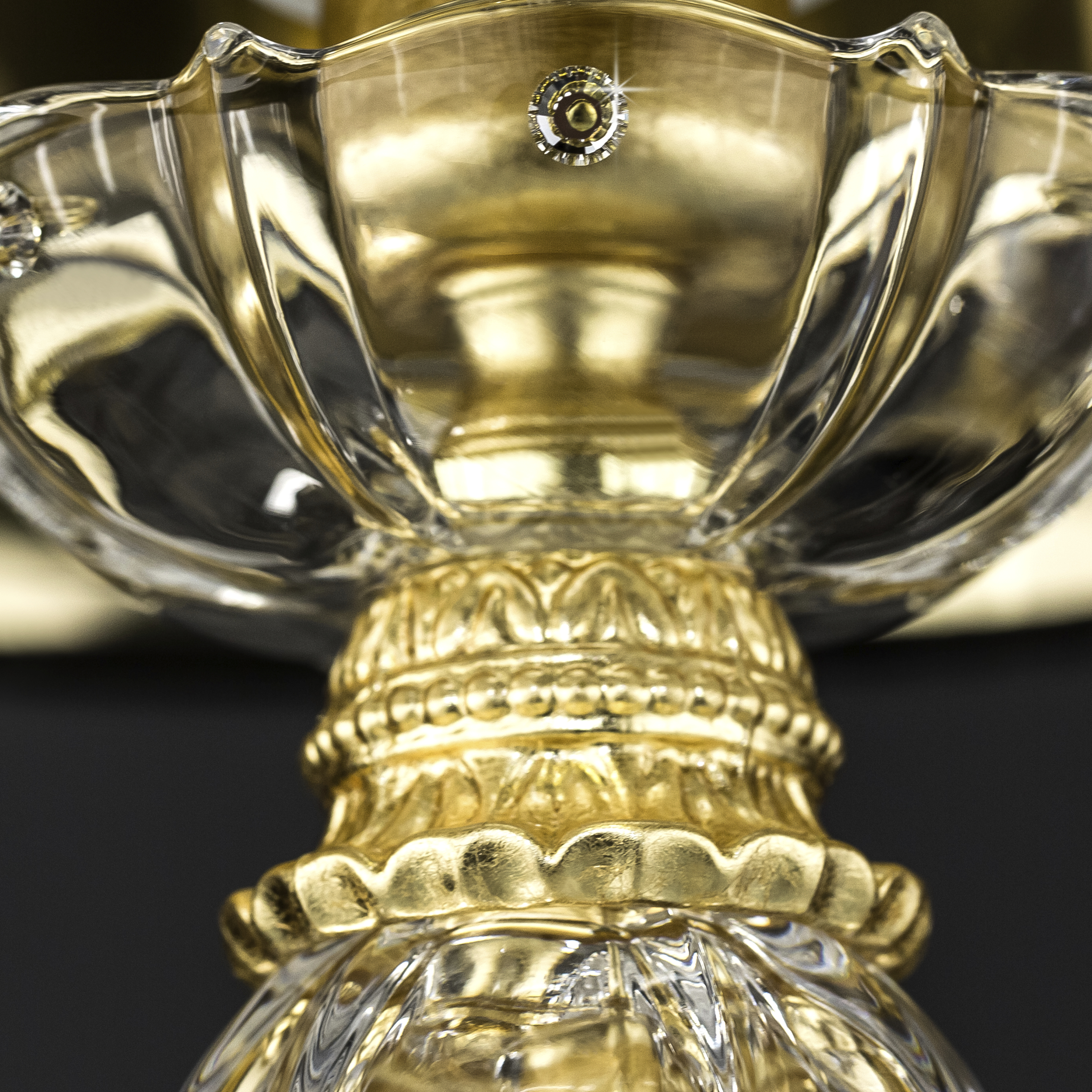 125_LG_gold_leaf_crystal_pvc_black_gold_shade_macro2_square_Elizabeth_GrandoLuce 125 LG gold leaf crystal pvc black gold shade macro2 square Elizabeth GrandoLuce