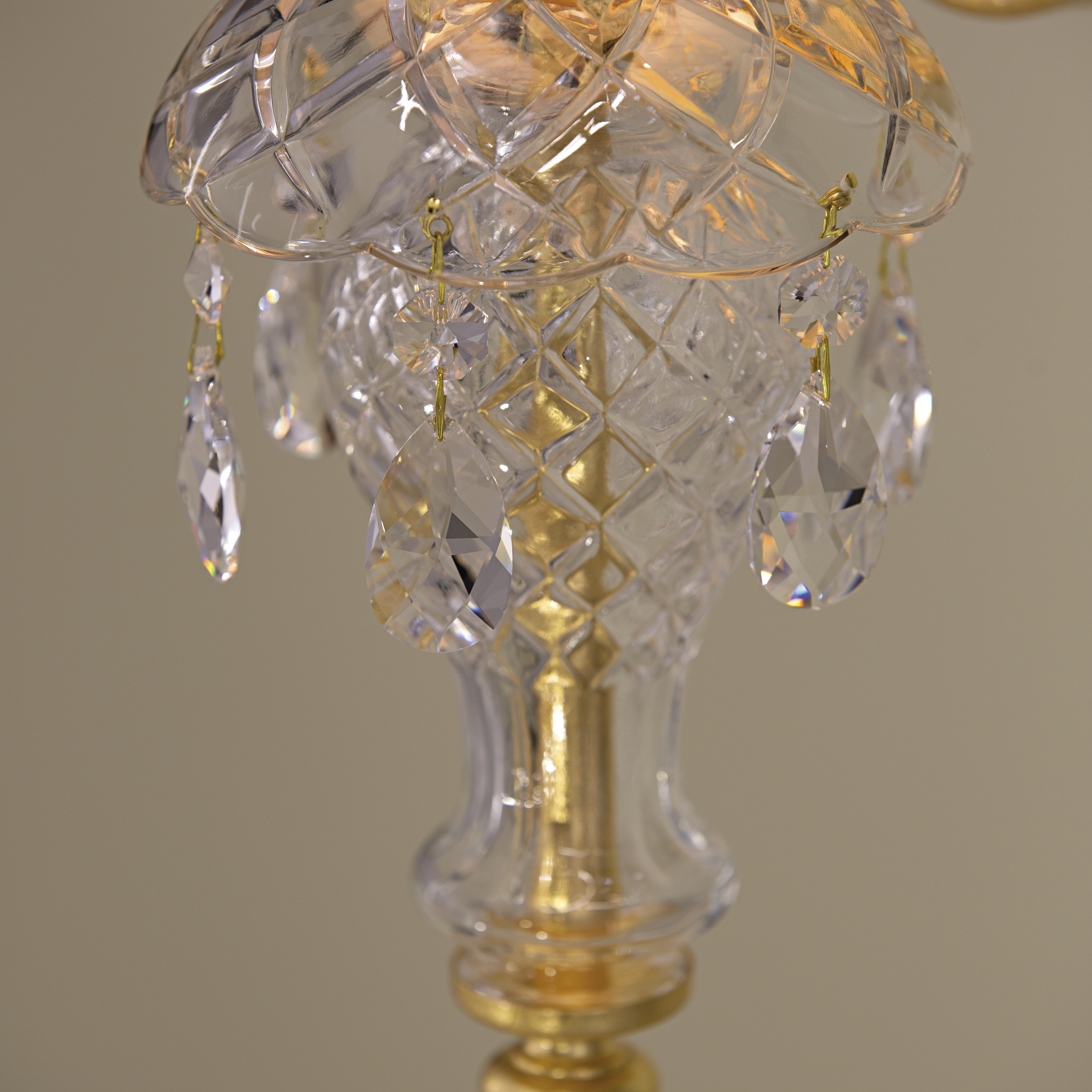 104 AP 1 gold leaf crystal fabric ivory shade macro1