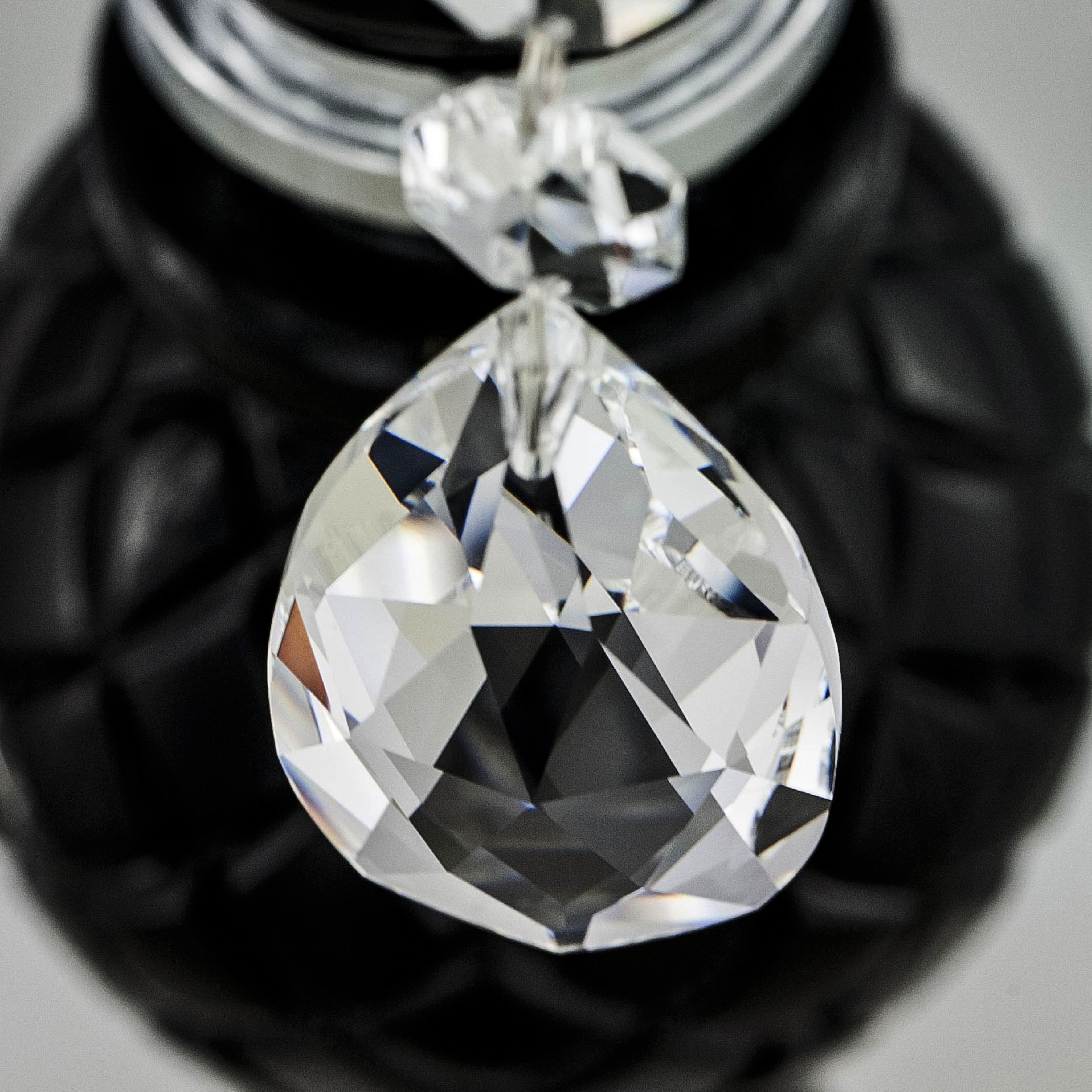 104 FL chrome black pvc black chrome shade macro2 Olympia GrandoLuce