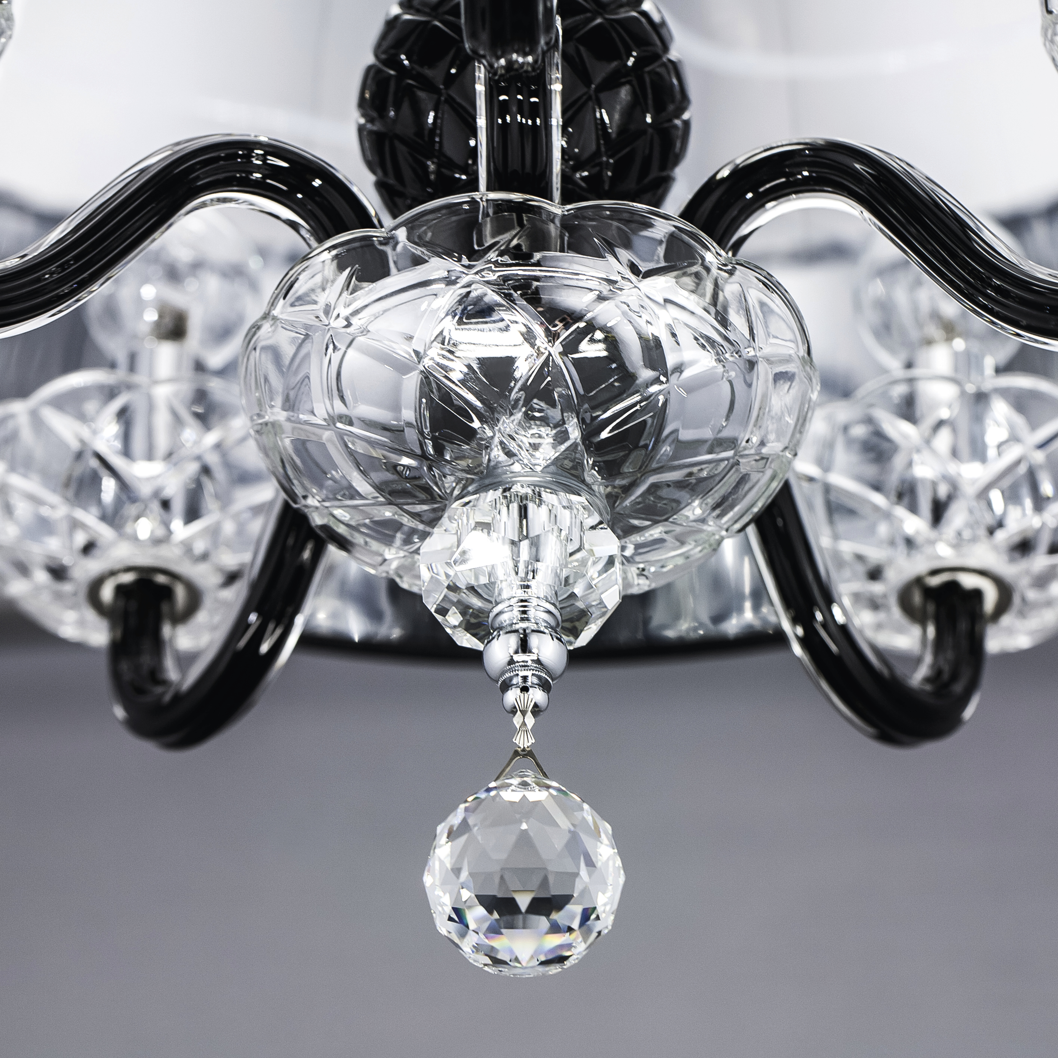 104 SP 5 chrome black pvc black chrome shade macro1 Olympia GrandoLuce