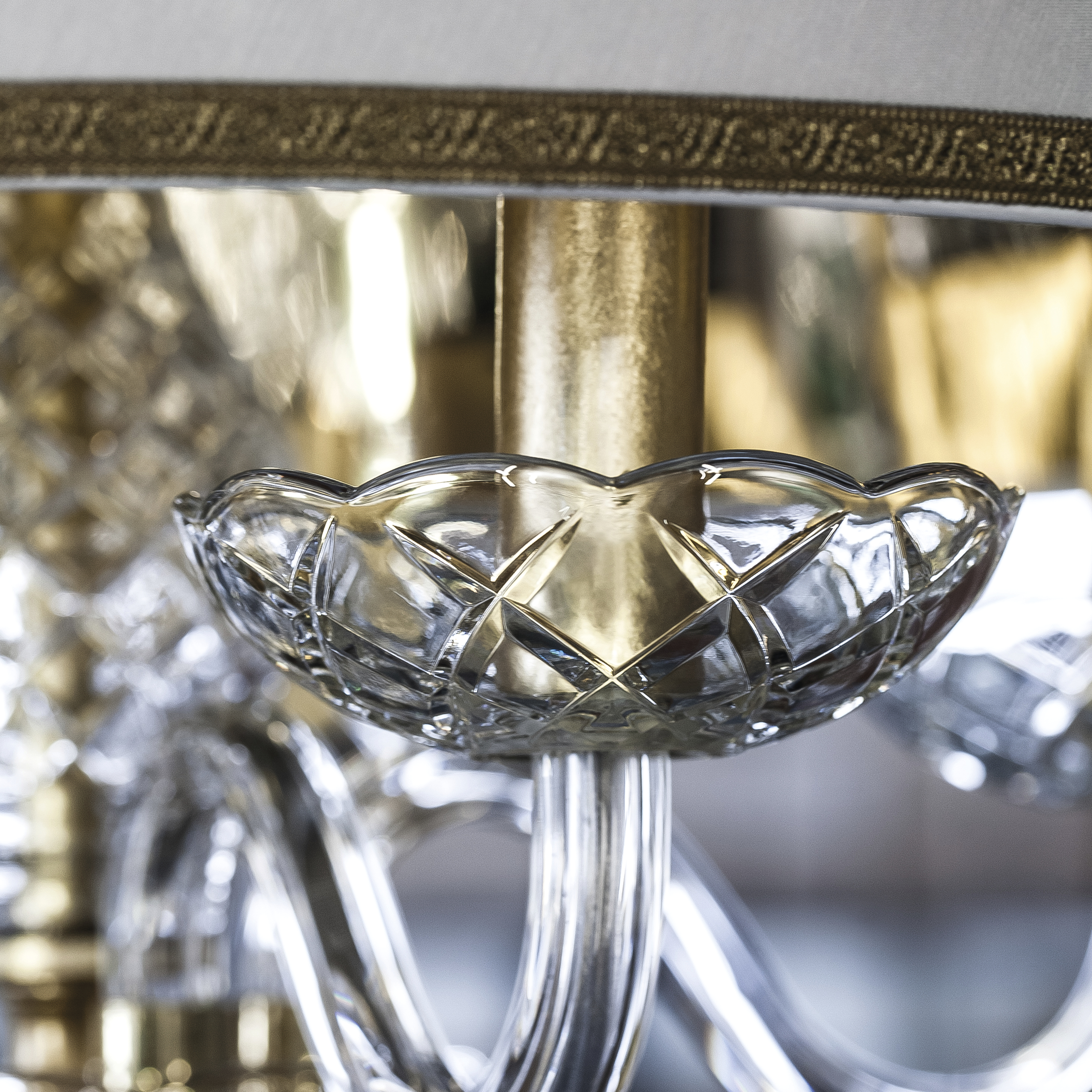 104 SP 5 gold leaf crystal pvc white gold shade macro2 Olympia GrandoLuce