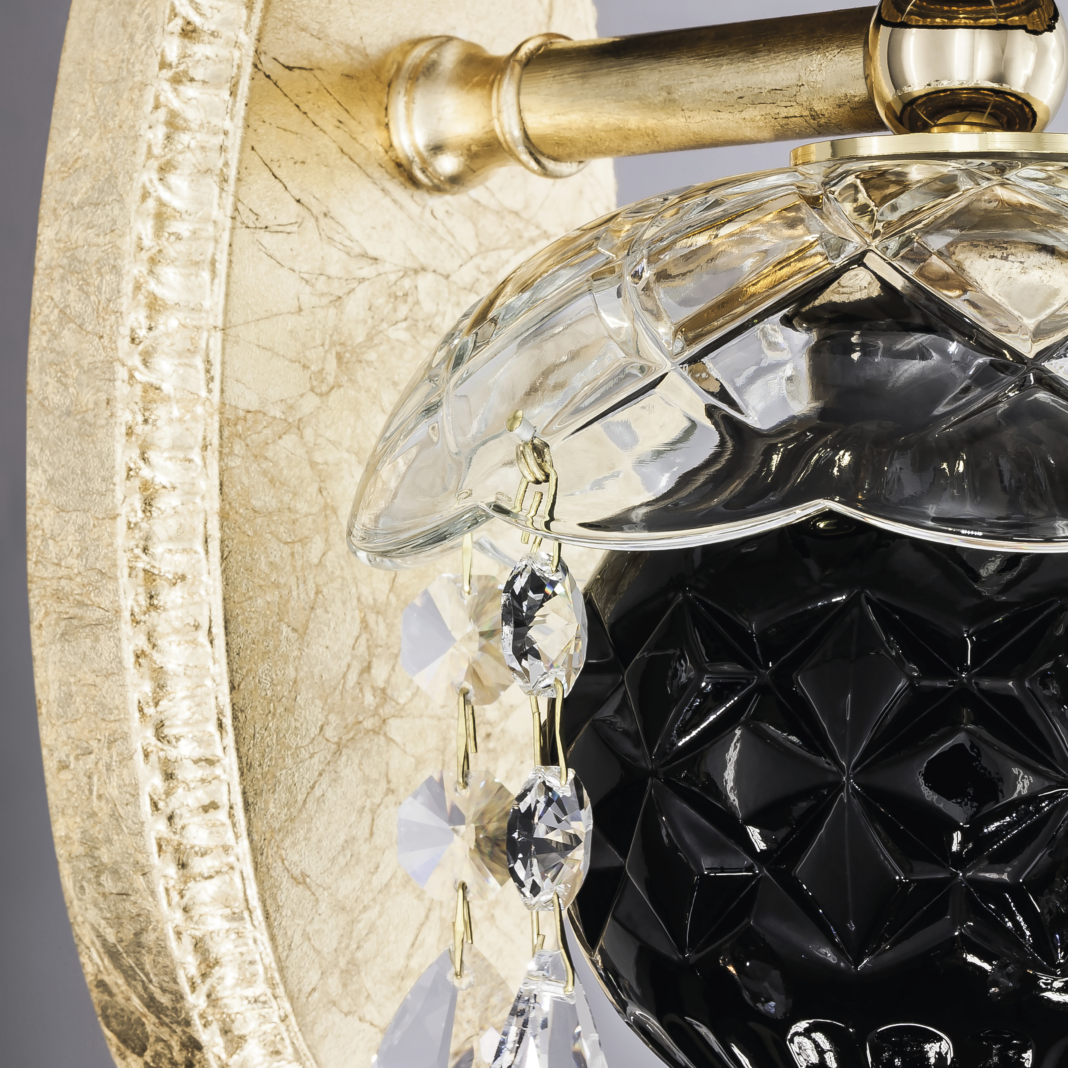 105_AP_1_gold_leaf_black_pvc_black_gold_shade_macro2_Mirsini_GrandoLuce 105 AP 1 gold leaf black pvc black gold shade macro2 Mirsini GrandoLuce