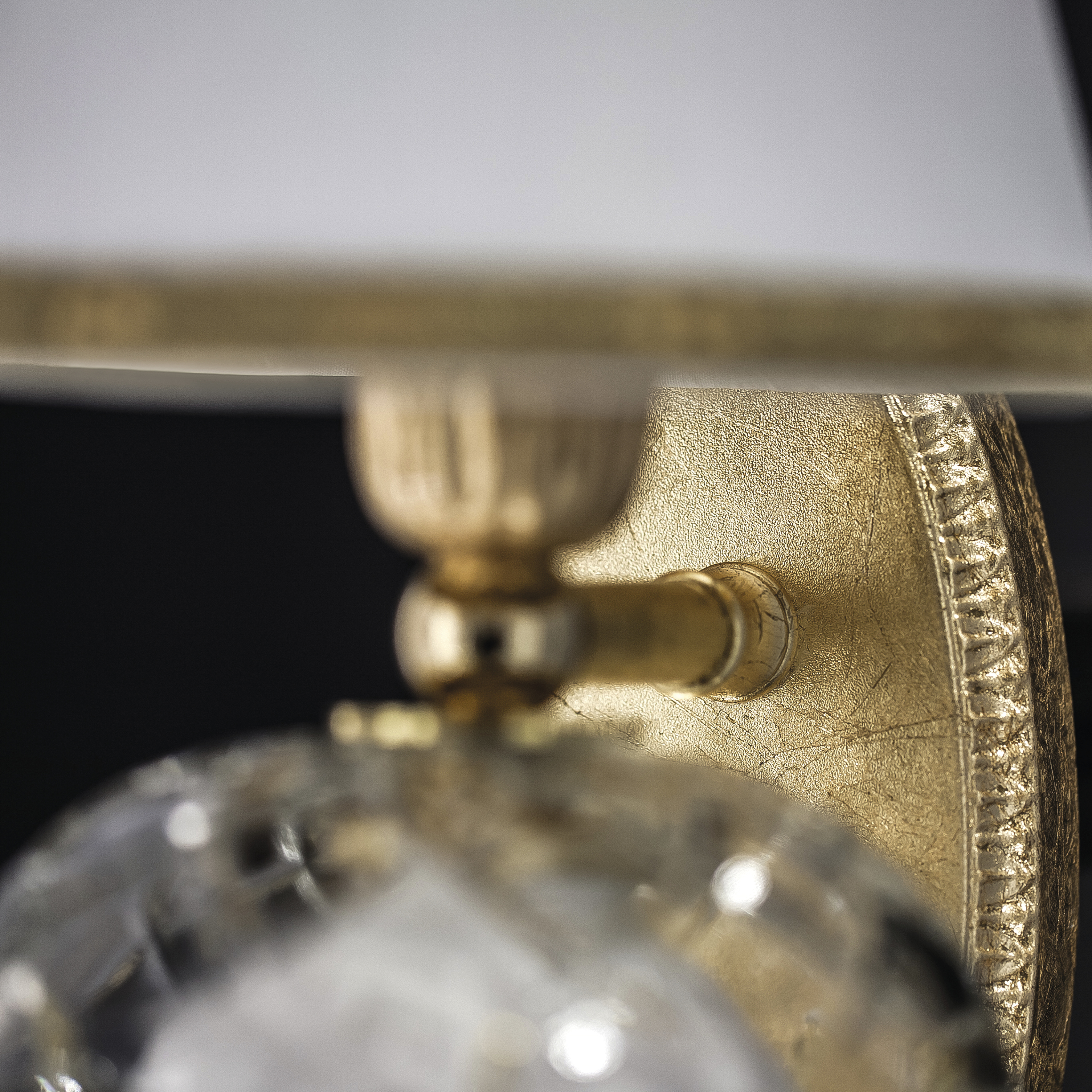 105 AP 1 gold leaf white pvc white gold shade macro1 Mirsini GrandoLuce