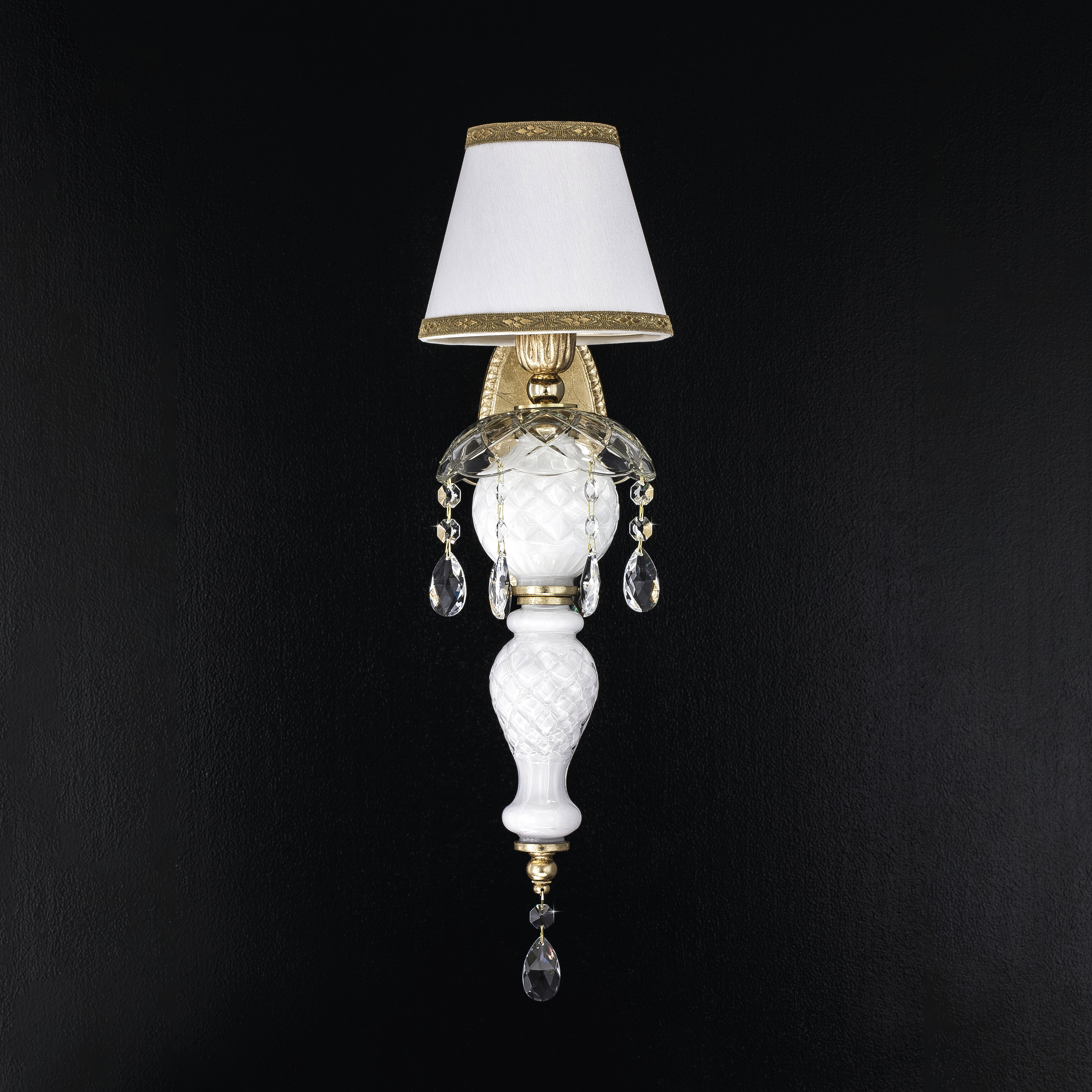 105 AP 1 gold leaf white pvc white gold shade view2 Mirsini GrandoLuce