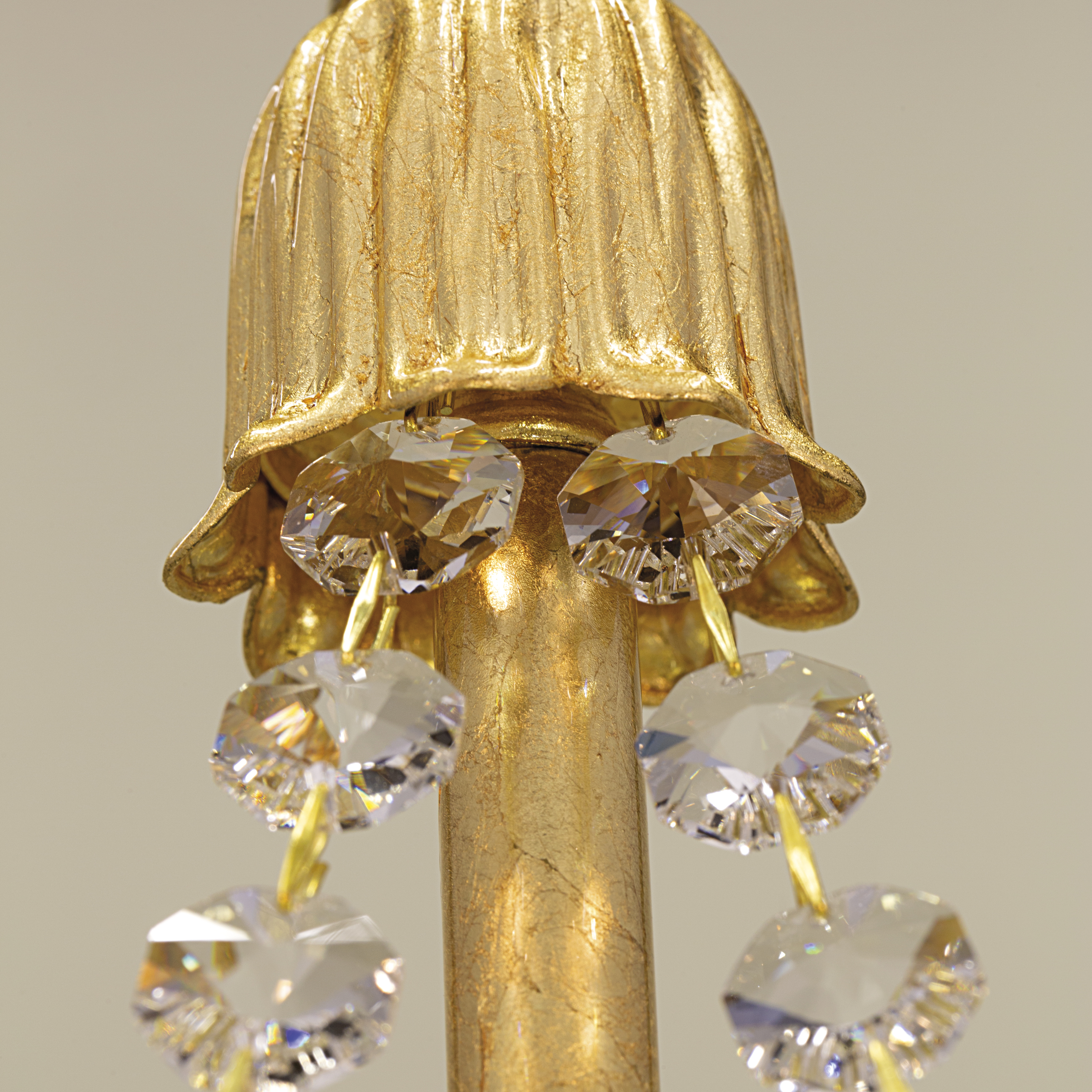 105_AP_2_gold_leaf_crystal_pvc_black_gold_shade_macro1_Mirsini_GrandoLuce 105 AP 2 gold leaf crystal pvc black gold shade macro1 Mirsini GrandoLuce