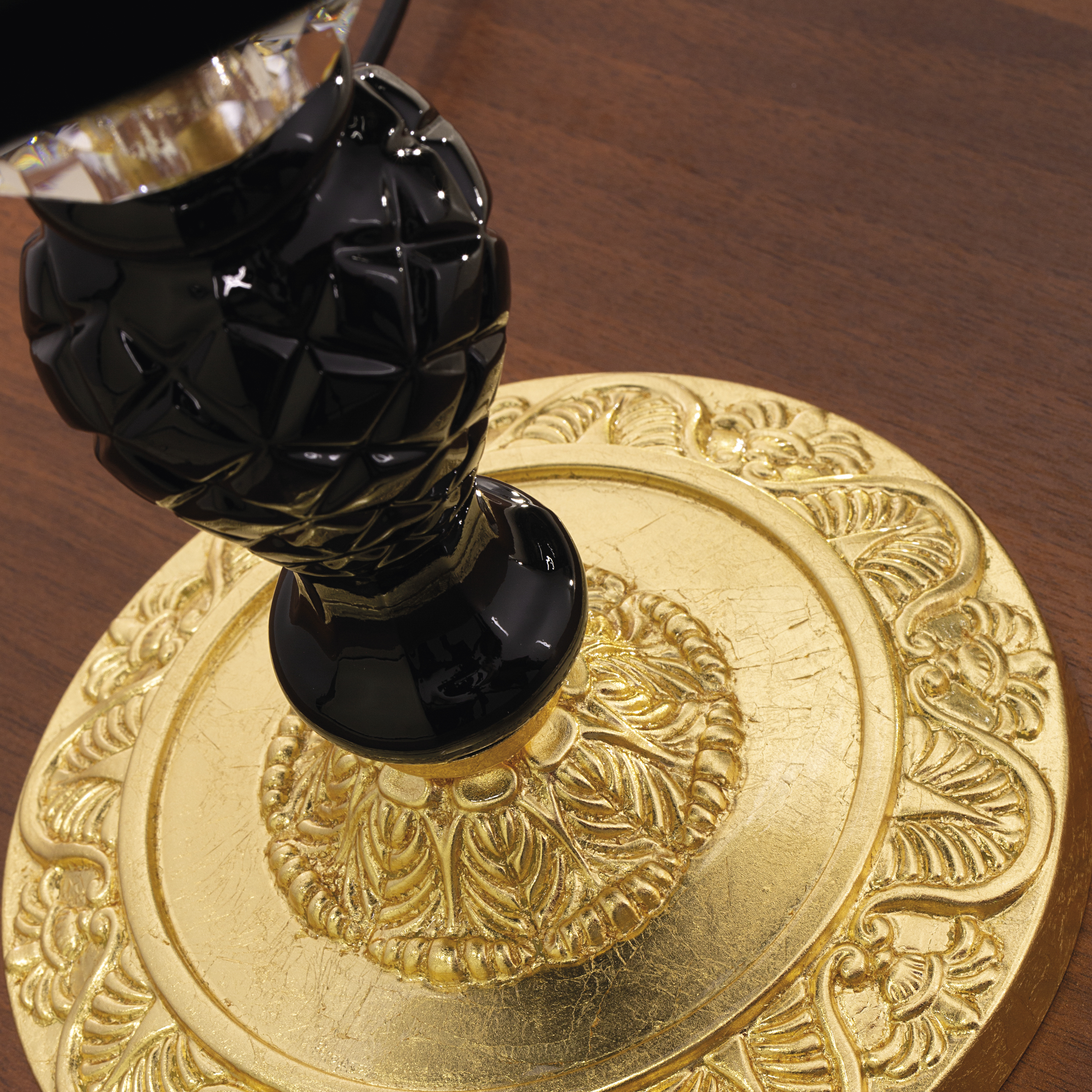 105_LM_gold_leaf_black_organdy_black_shade_macro2_Mirsini_GrandoLuce 105 LM gold leaf black organdy black shade macro2 Mirsini GrandoLuce