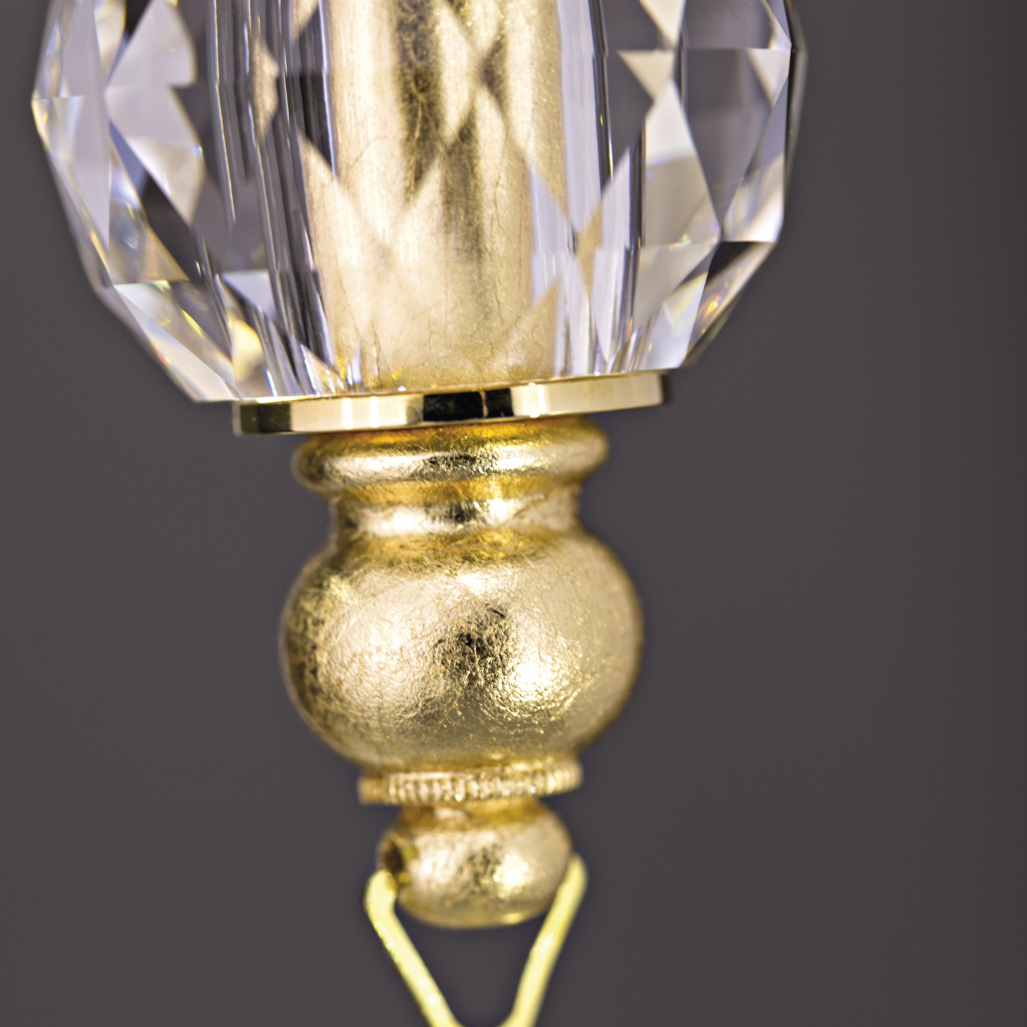 108 AP 1 gold leaf crystal fabric beige shade macro1 square Juliana GrandoLuce