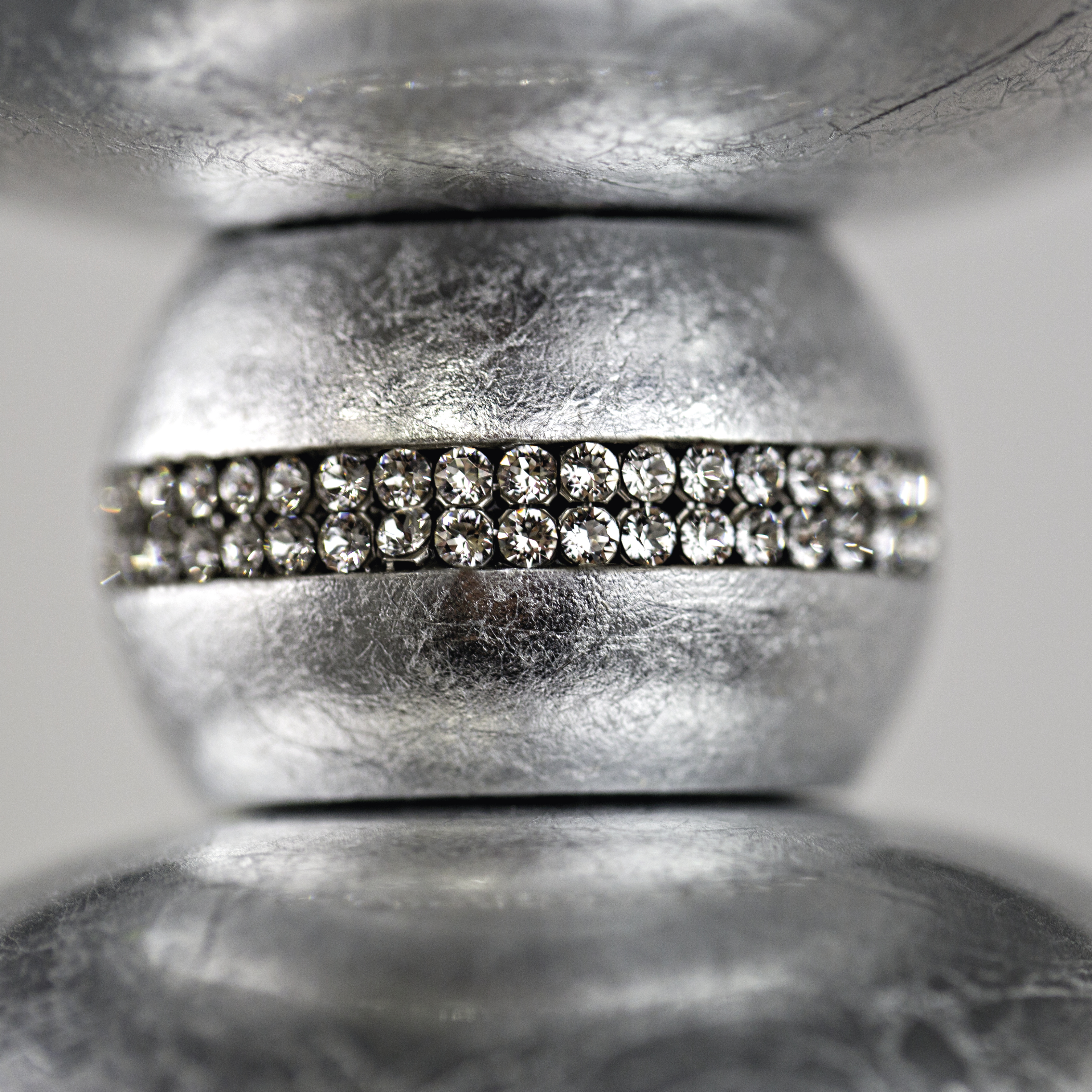 108 LM silver leaf crystal organdy graphite shade macro2 square Juliana GrandoLuce