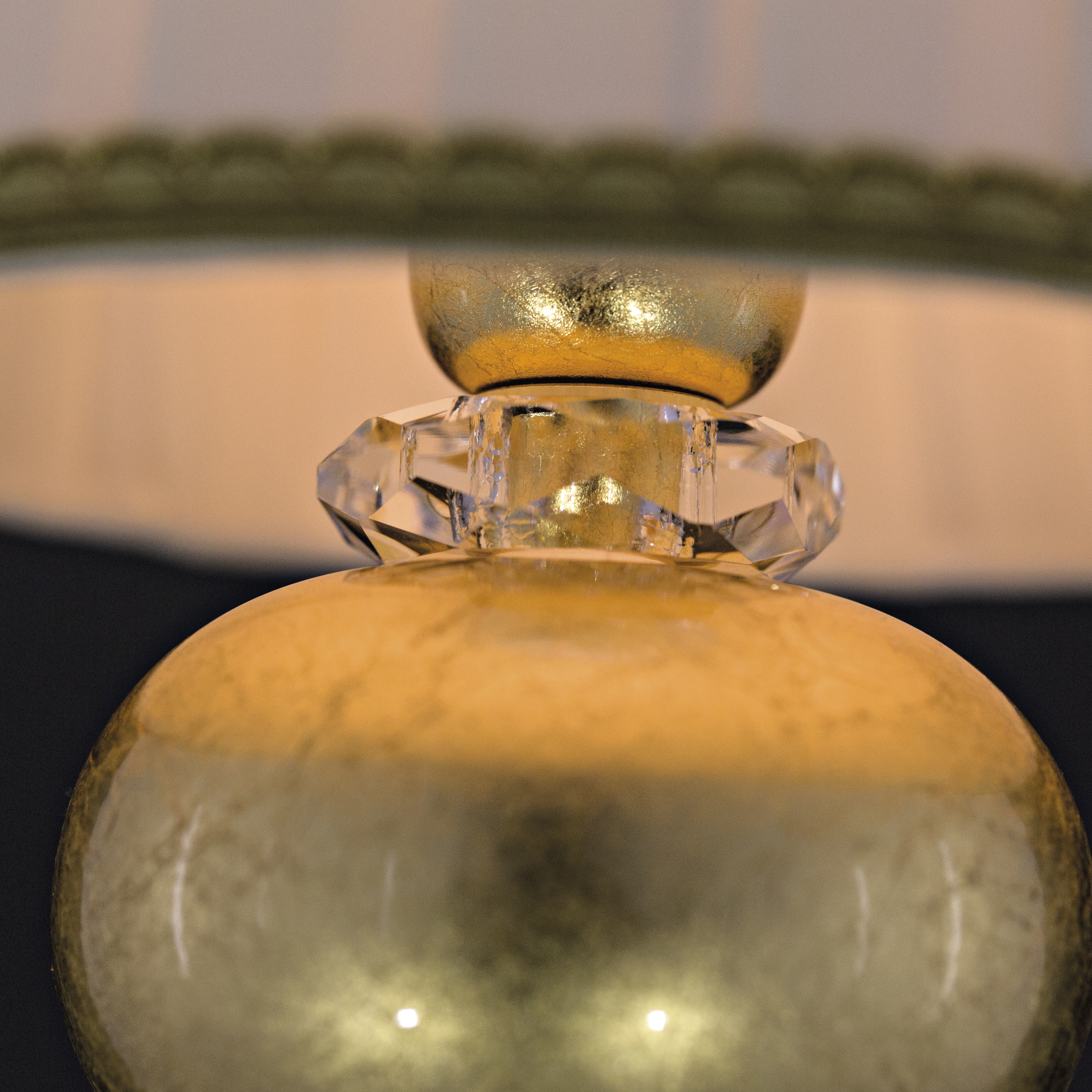 108 S 1 gold leaf crystal fabric beige shade macro2 square Juliana GrandoLuce