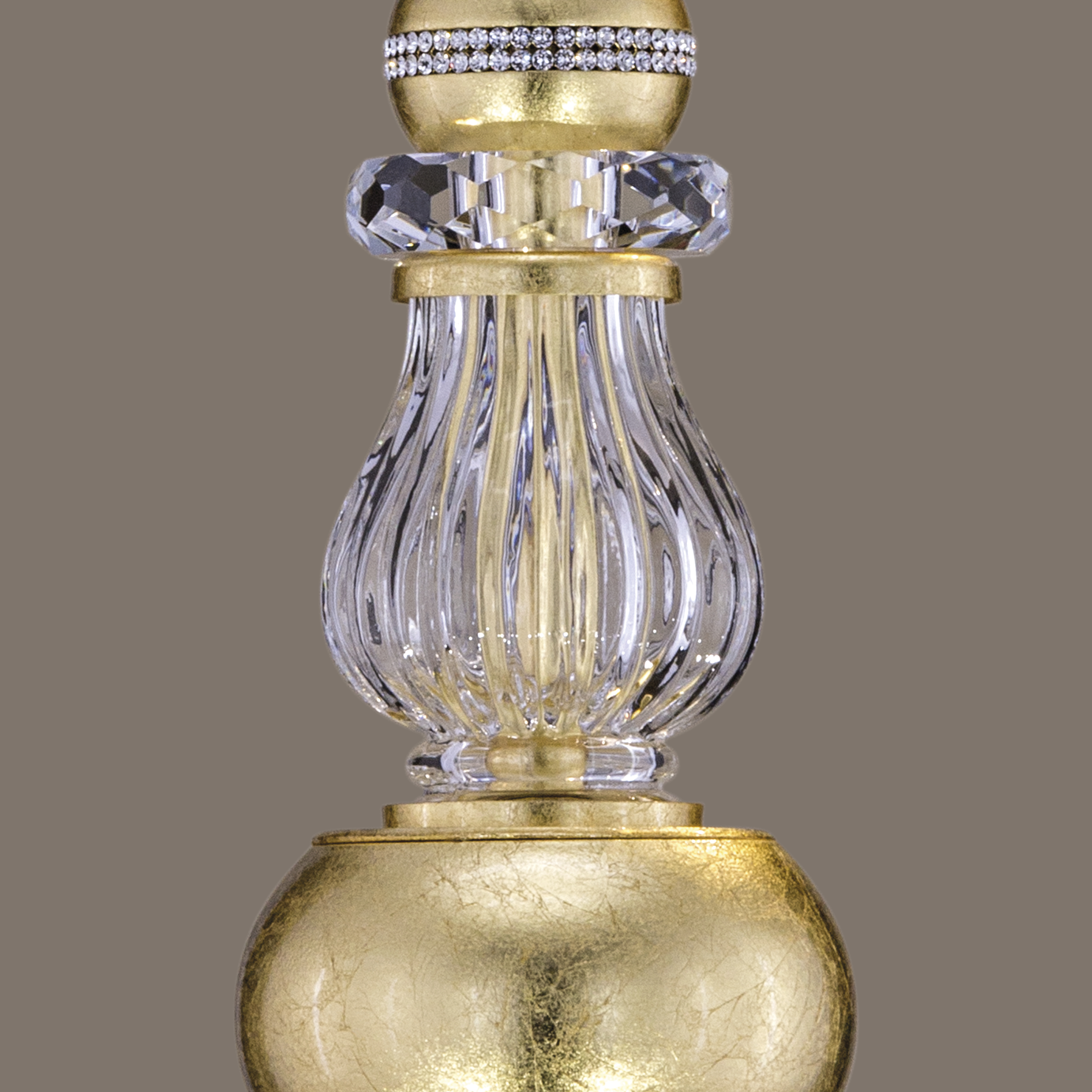 108 S 3 gold leaf crystal fabric beige shade macro1 square Juliana GrandoLuce