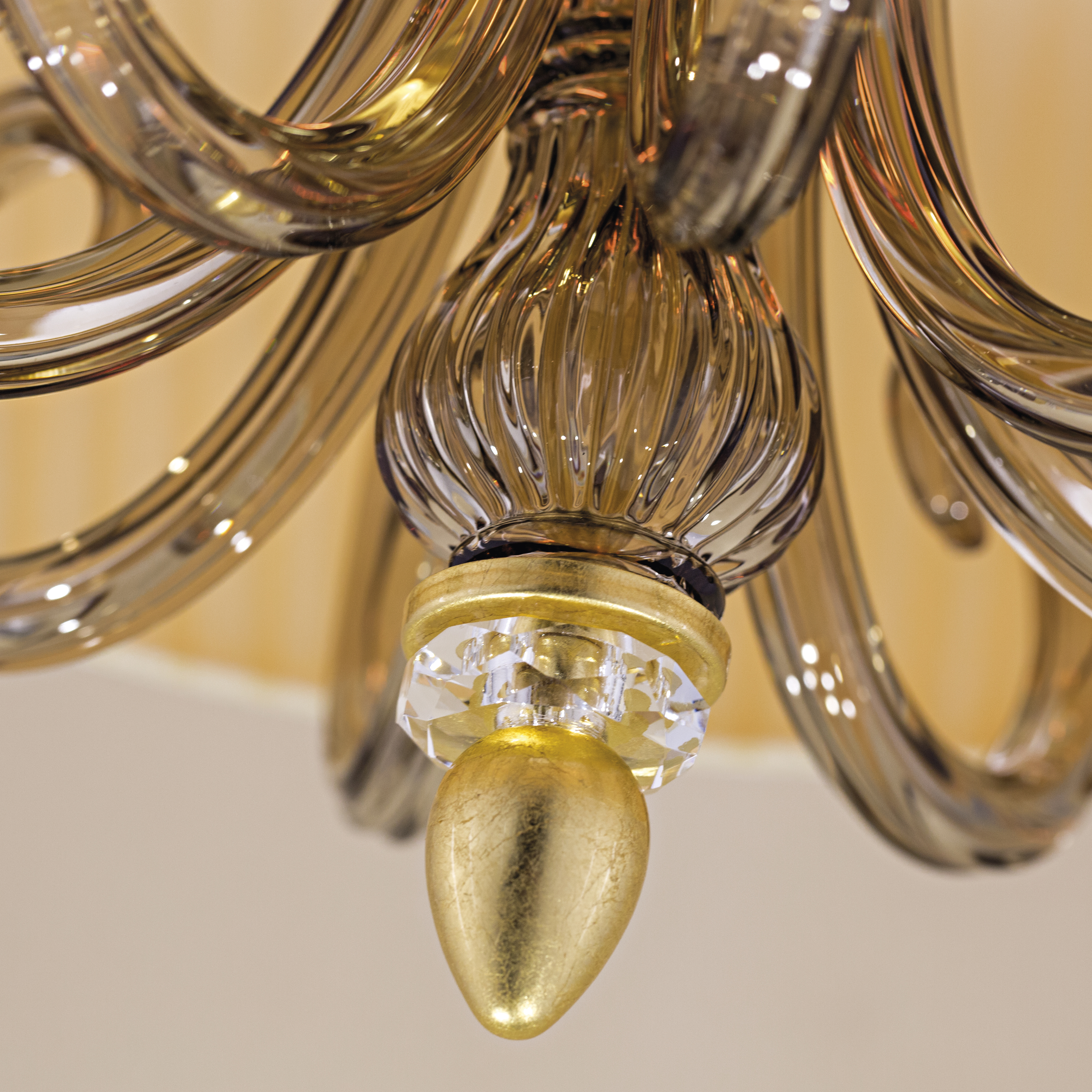 109 PLM gold leaf golden teak organdy beige shade macro2 square Dafne GrandoLuce