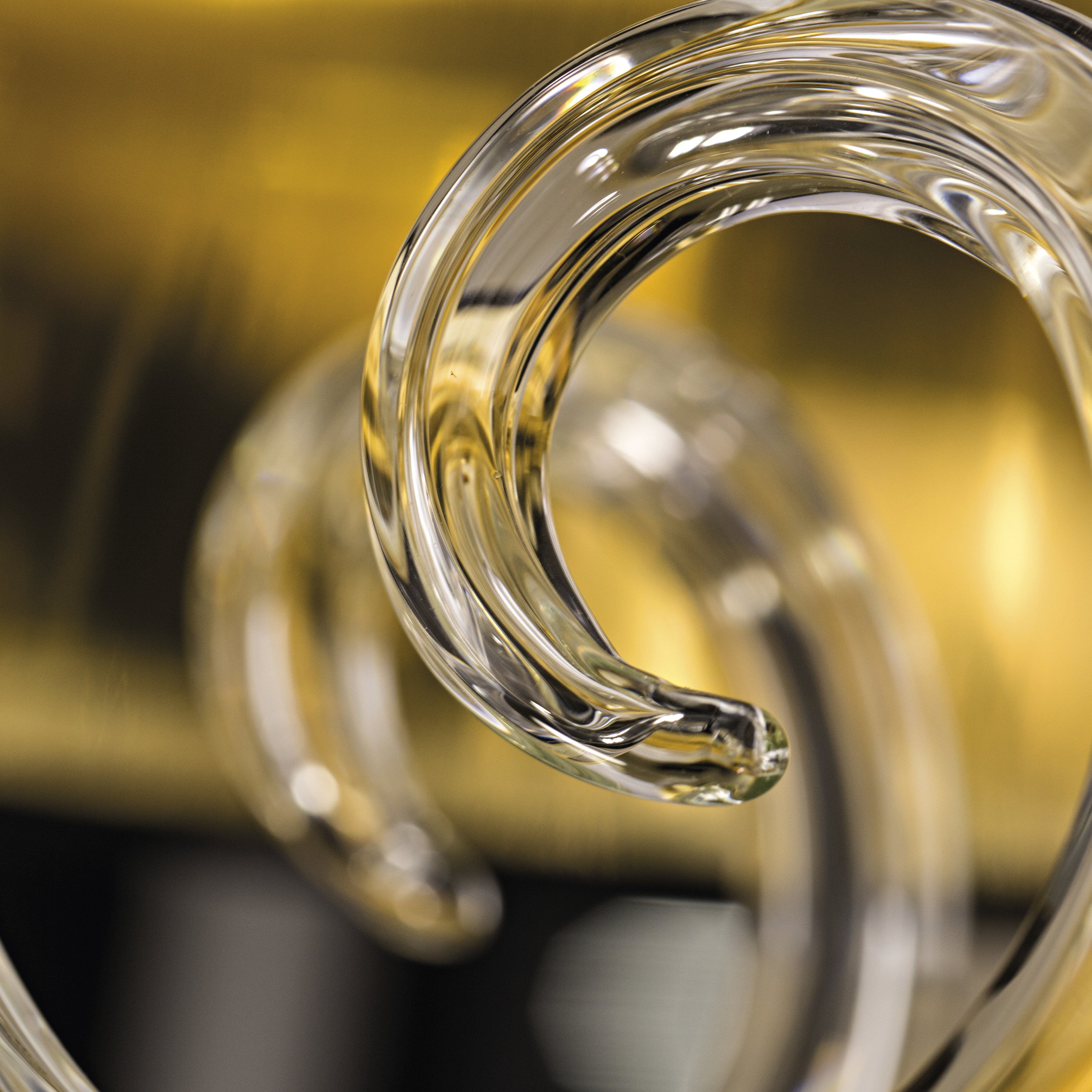 109 SM gold leaf crystal pvc black gold shade macro3 square Dafne GrandoLuce 1