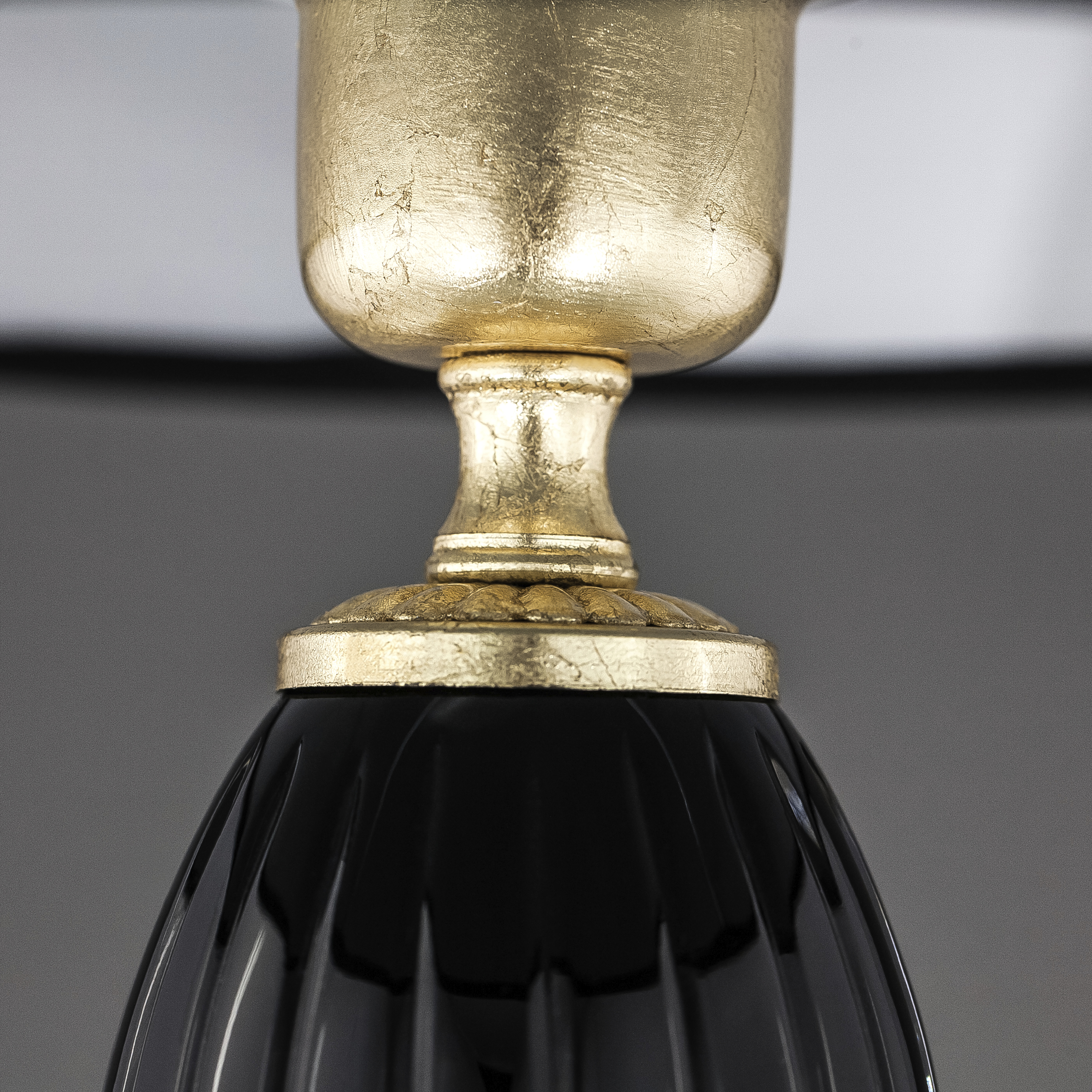 112 LM gold leaf black pvc gold leaf black shade macro1 Leonie GrandoLuce