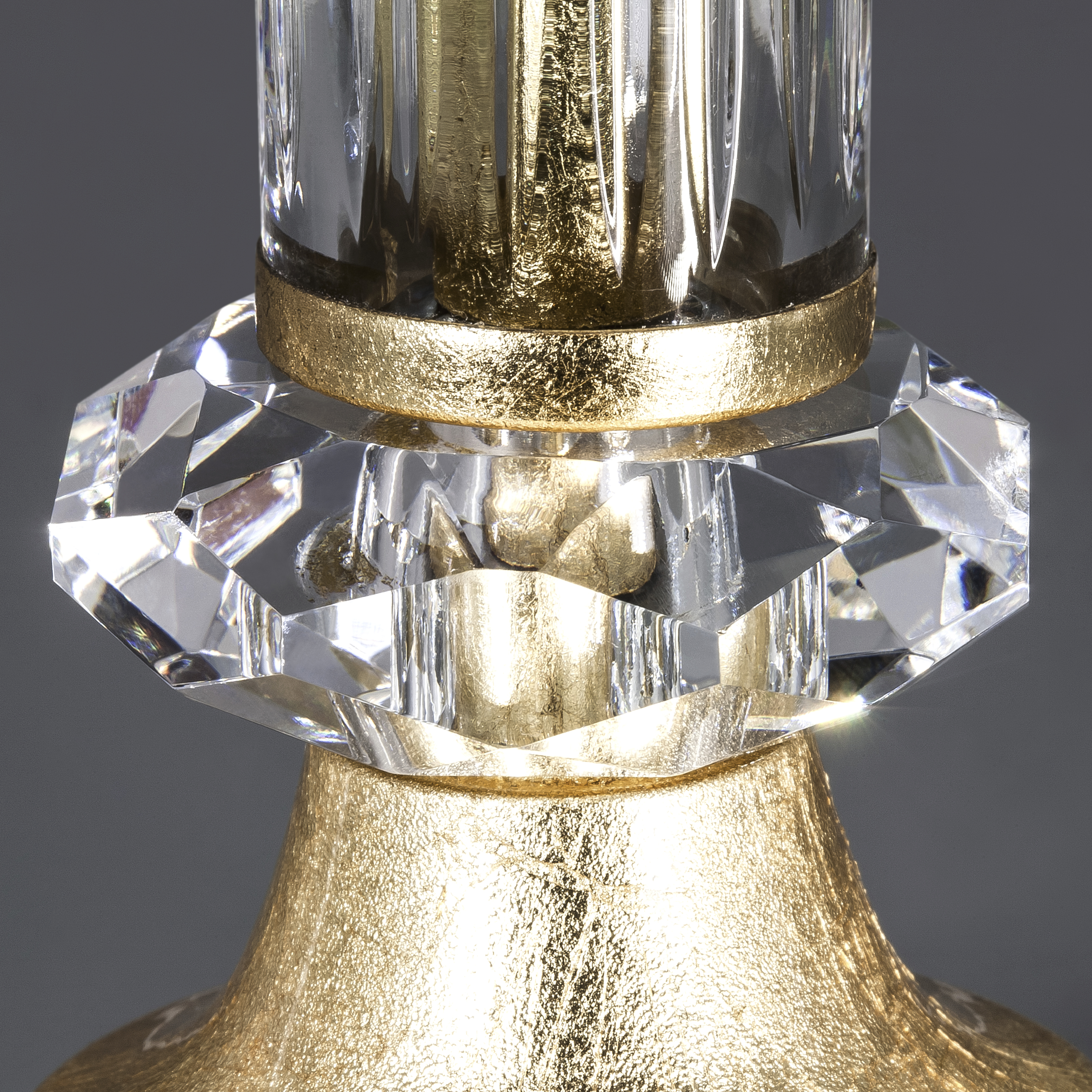 112 LM gold leaf crystal pvc gold leaf black shade macro2 Leonie GrandoLuce