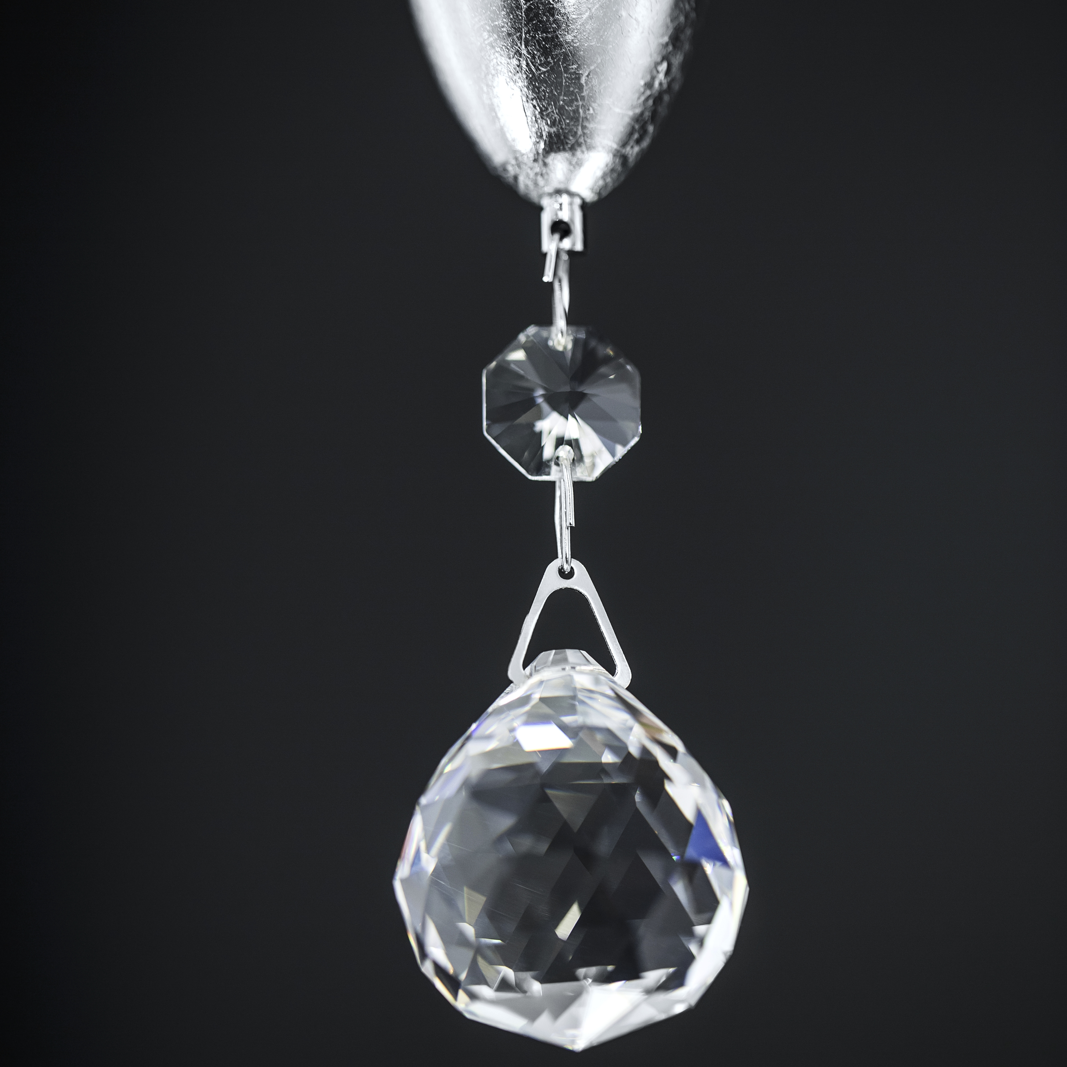 112 SP chrome white pvc silver leaf white shade macro1 Leonie GrandoLuce