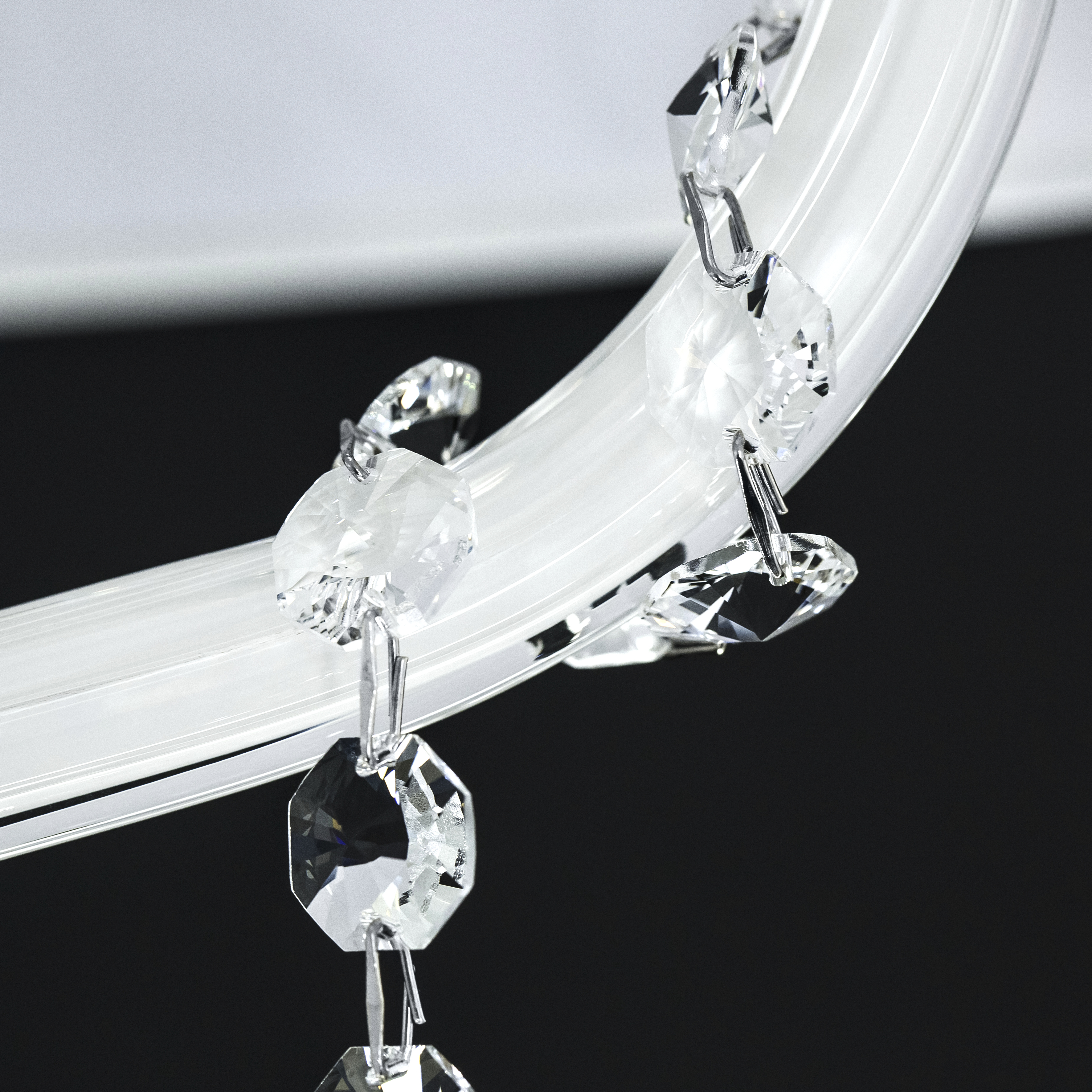 112 SP chrome white pvc silver leaf white shade macro2 Leonie GrandoLuce